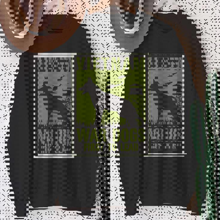 ベトナム戦争犬 スウェットシャツ 年配の女性への贈り物