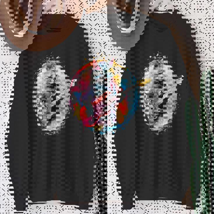 ベースギターを弾く猫水彩グラフィックデザイン スウェットシャツ 年配の女性への贈り物