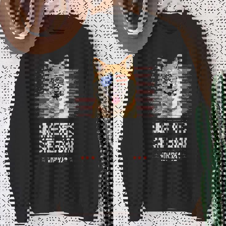 ペットを再び安全に 秋田犬 トランプ 2024 スウェットシャツ 年配の女性への贈り物