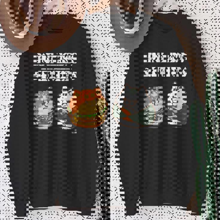 ボンレス犬とボンレス猫 ハンバーガーとおにぎり ダークカラー スウェットシャツ 年配の女性への贈り物