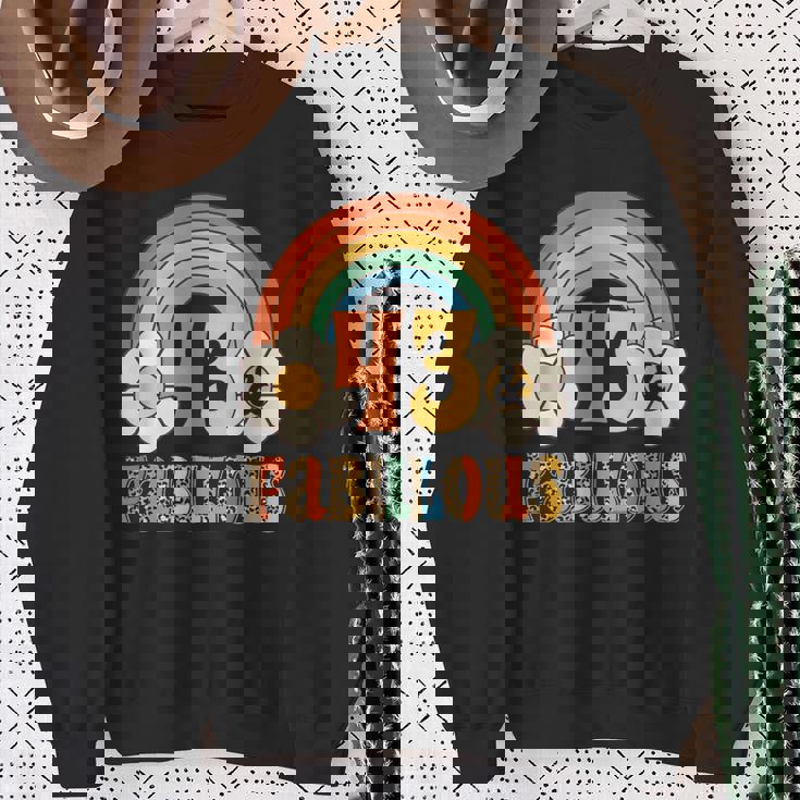 ボーホー レオパード レインボー 43 & ファビュラス ヴィンテージ 43歳の誕生日 スウェットシャツ 年配の女性への贈り物