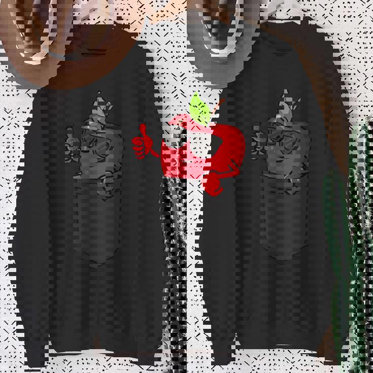 ポケットに入ったクールなリンゴ、サングラスをかけたリンゴのぞき見。 スウェットシャツ 年配の女性への贈り物