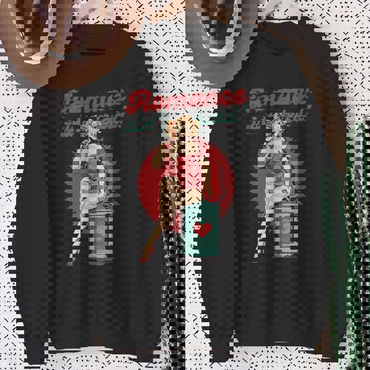 ポップアート ピンナップガール ロマンス Ain't Dead バレンタインシングル スウェットシャツ 年配の女性への贈り物