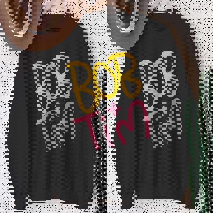 ミニオンズ ボブ&ティム Here For The Hugs スウェットシャツ 年配の女性への贈り物