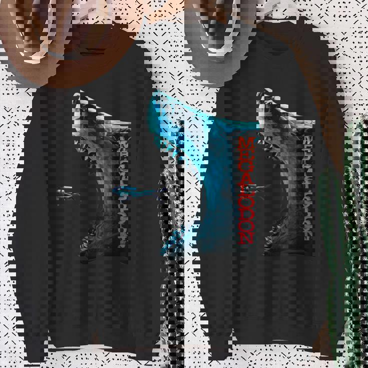 メガロドン モチーフ 原始のサメ サメ 鮫 略奪的な魚 背びれ メガロドン スウェットシャツ 年配の女性への贈り物