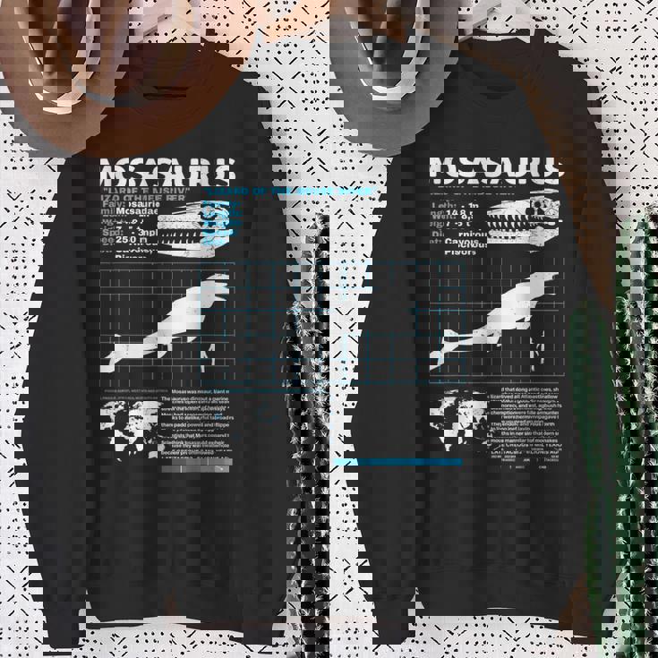 モササウルスファクトシート恐竜科学ファクトシート スウェットシャツ 年配の女性への贈り物