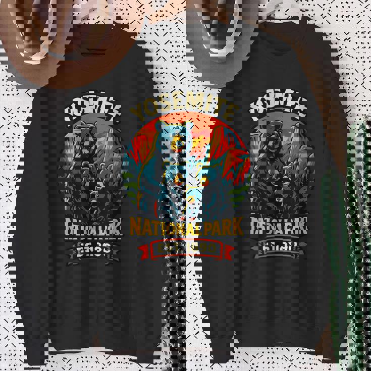 ヨセミテ国立公園 クマの家族 Est 1890 サンセットアート スウェットシャツ 年配の女性への贈り物