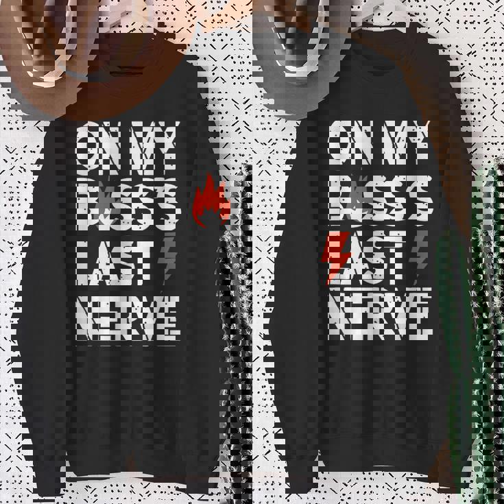 ライトニングボルトでボスの最後の神経質について スウェットシャツ 年配の女性への贈り物