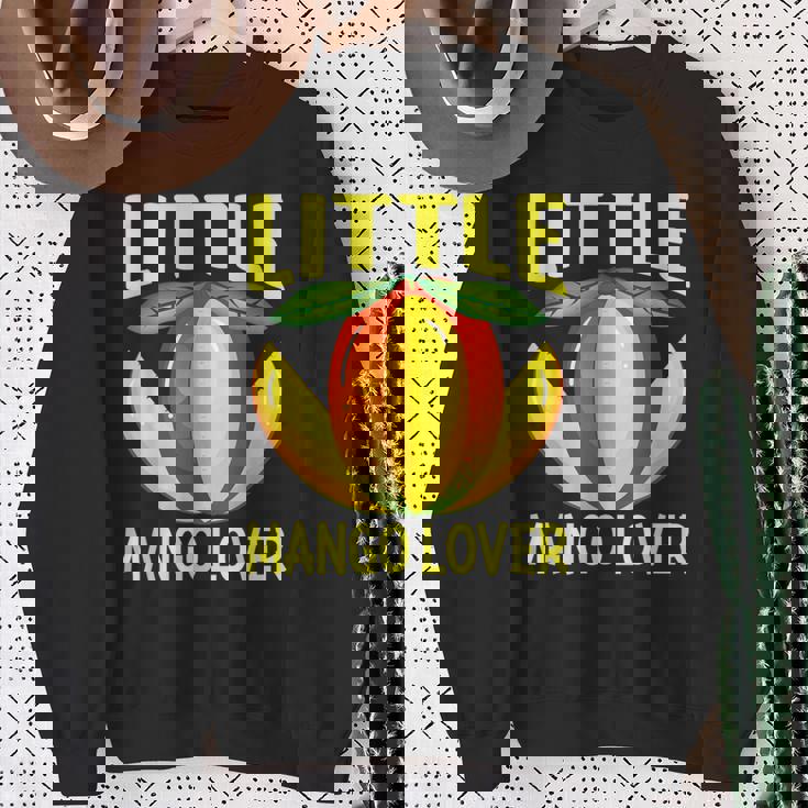 リトル・マンゴー・ラヴァー・アイ・マンゴー スウェットシャツ 年配の女性への贈り物