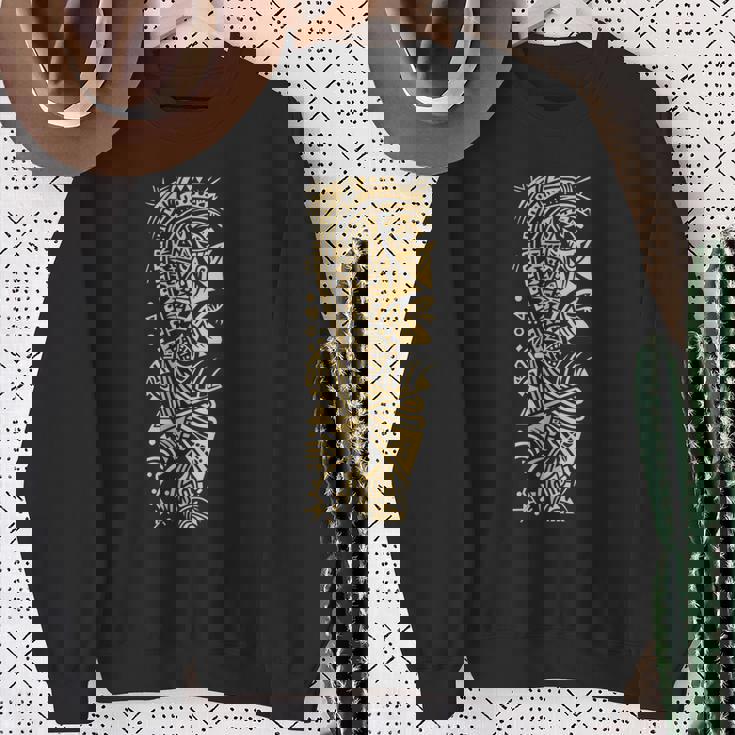 リバイタライジング トライバルアート スウェットシャツ 年配の女性への贈り物