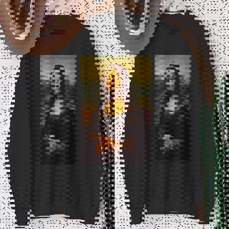 レオナルド・ダ・ヴィンチによるモナ・リザジョコンダ-モナリザ1519 スウェットシャツ 年配の女性への贈り物