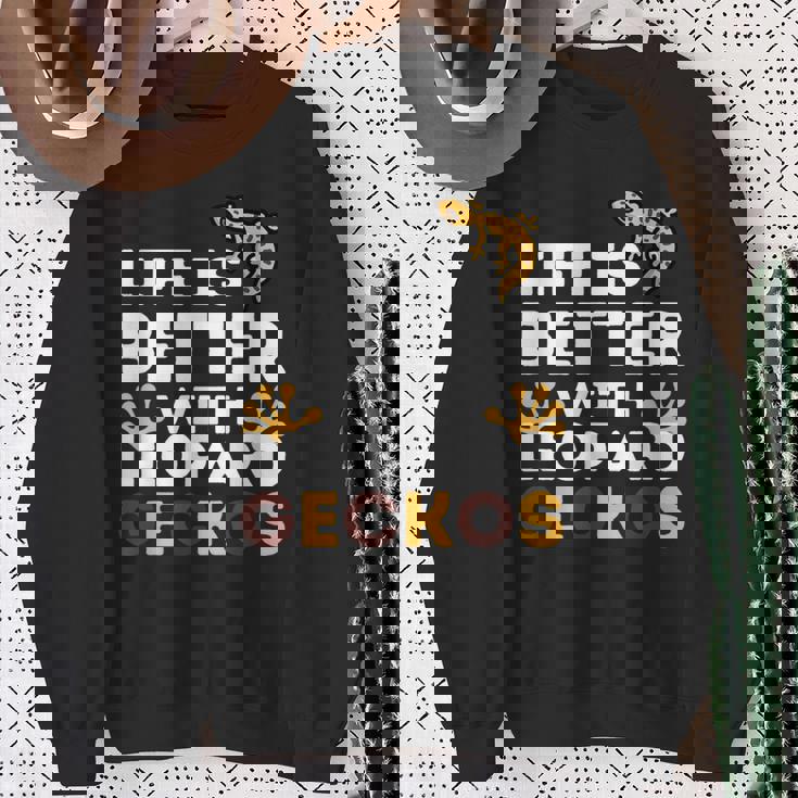 レオパード・ゲッコー愛好家 レオパード・ゲッコーと一緒なら人生はもっと楽しくなる スウェットシャツ 年配の女性への贈り物