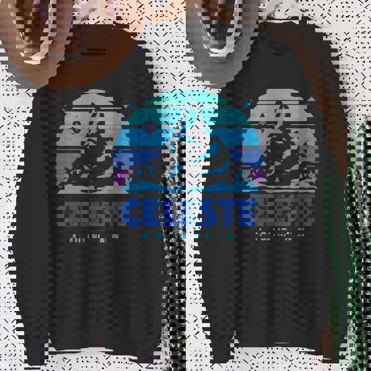 レトロ セレステ ヴィンテージデザイン 山遊び ビデオゲーム スウェットシャツ 年配の女性への贈り物