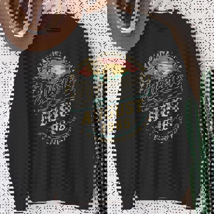 レトロな60歳の男性向け誕生日プレゼント 1965年8月 60歳 スウェットシャツ 年配の女性への贈り物