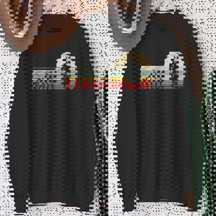 レトロなヴィンテージ チェロラバー 人間の進化 チェロ。 スウェットシャツ 年配の女性への贈り物