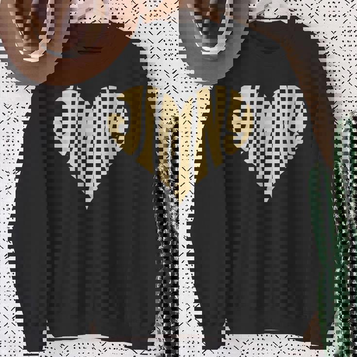 レトロなヴィンテージスタイルのラブハート。ジムニーアイボリーにフィット。 スウェットシャツ 年配の女性への贈り物