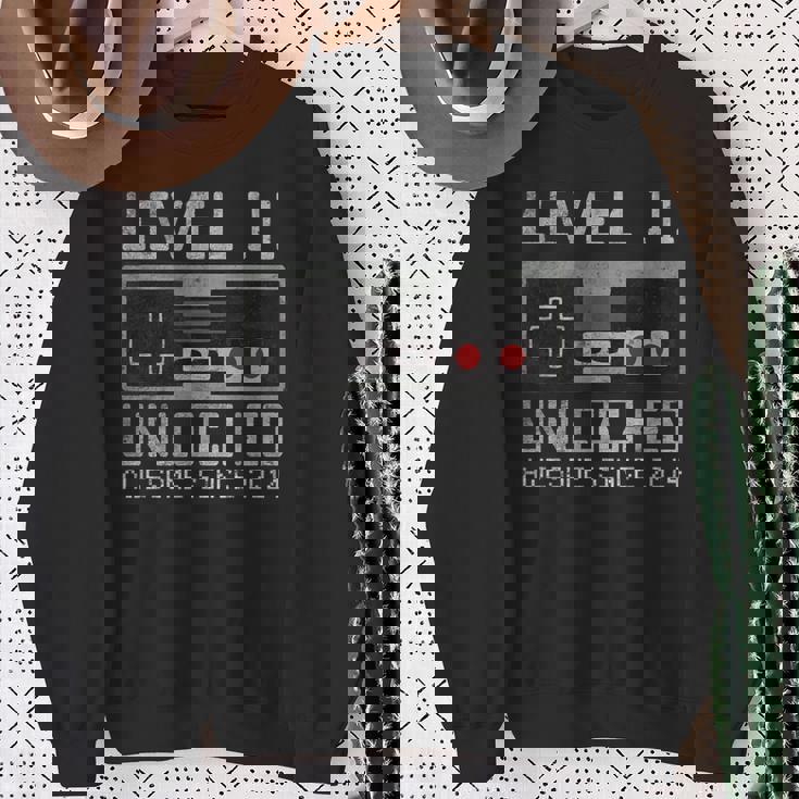 レベル 11 ロック解除 11歳の誕生日 11歳 ビデオゲーマー 男の子 スウェットシャツ 年配の女性への贈り物