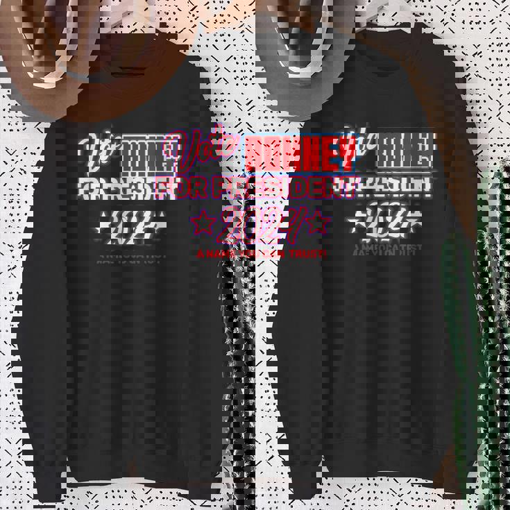 ロムニー大統領 2024 スウェットシャツ 年配の女性への贈り物