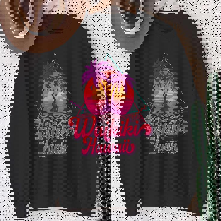 ワイキキ ビーチ バケーション ハワイ サーフ サンセット サーファー レトロ 80年代 スウェットシャツ 年配の女性への贈り物