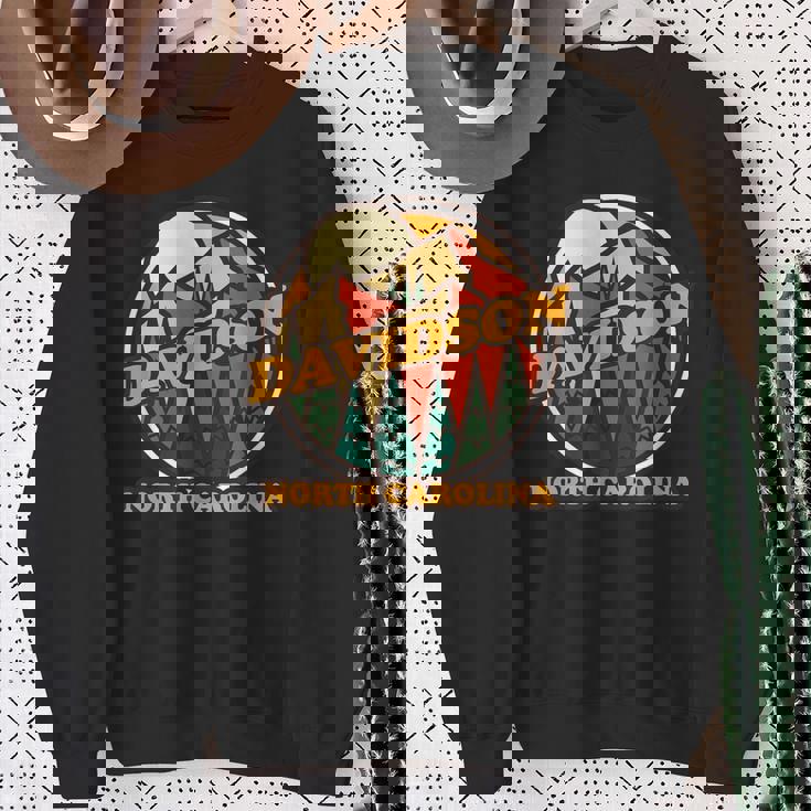 ヴィンテージ ハーレーダビッドソン ノースカロライナマウンテン ハイキングプリント スウェットシャツ 年配の女性への贈り物