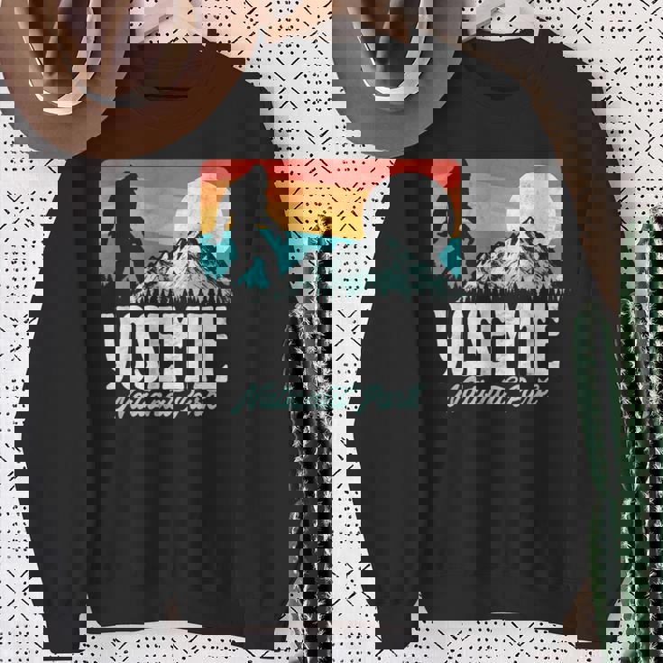 ヴィンテージ ヨセミテ国立公園 ビッグフット 山脈 グラフィック スウェットシャツ 年配の女性への贈り物