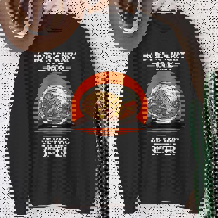 ヴィンテージかつカレーがすべてをより良くするレトロ。 スウェットシャツ 年配の女性への贈り物