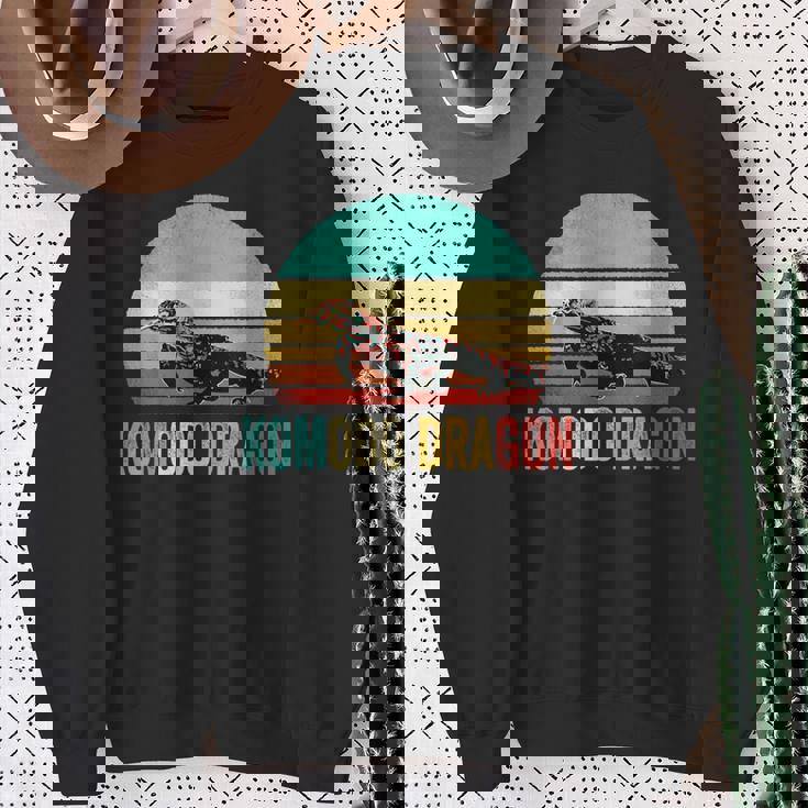 ヴィンテージコモドドラゴンシャツサンセット スウェットシャツ 年配の女性への贈り物