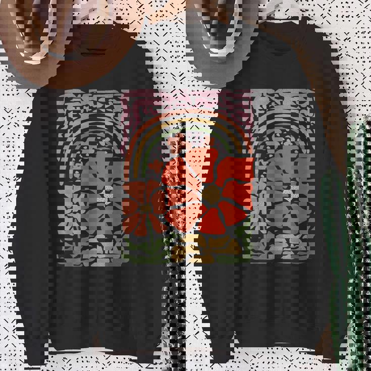 ヴィンテージフラワーレトロルックナチュラルヒッピーバイブ。 スウェットシャツ 年配の女性への贈り物