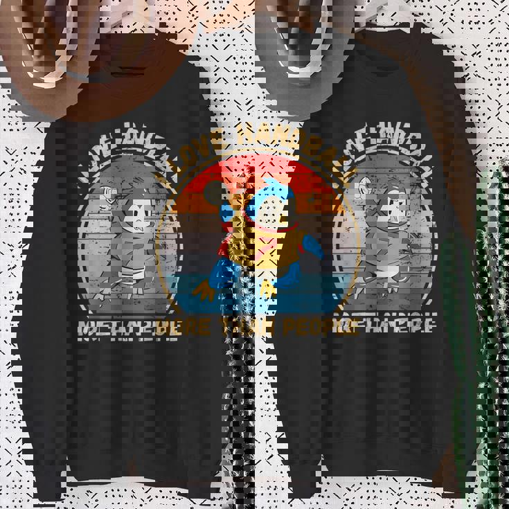 ヴィンテージペンギン I Love Handball More Than People スウェットシャツ 年配の女性への贈り物