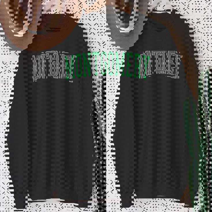 ヴィンテージモンゴメリーilアンティーク調グリーンバーシティスタイル スウェットシャツ 年配の女性への贈り物