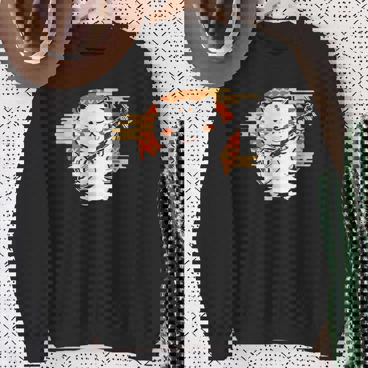 三味線で遊ぶ猫 スウェットシャツ 年配の女性への贈り物