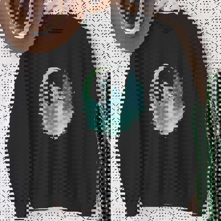 三日月の下で遠吠えするオオカミ 野生動物 スウェットシャツ 年配の女性への贈り物