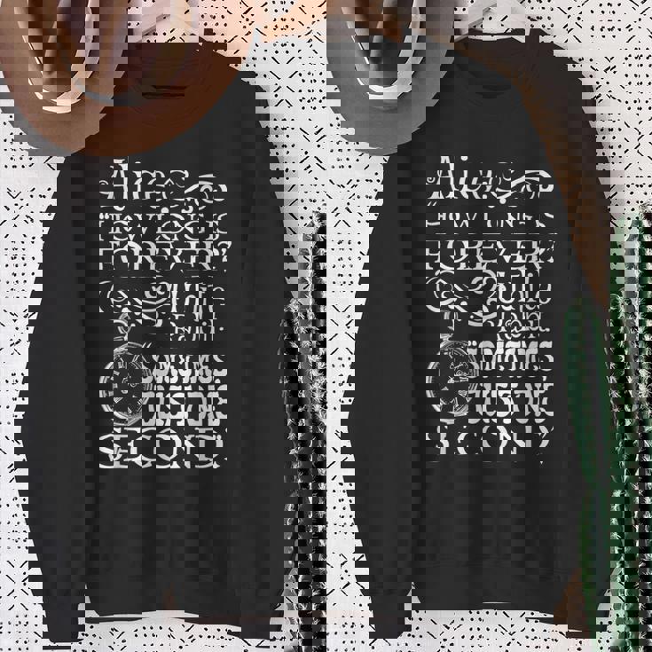 不思議の国の美しいアリス「How Long Is Forever」の引用 スウェットシャツ 年配の女性への贈り物