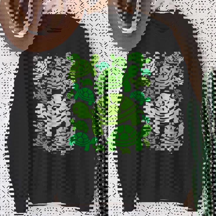 亀柄 カートゥーン アウトライン 面白いカメ スウェットシャツ 年配の女性への贈り物