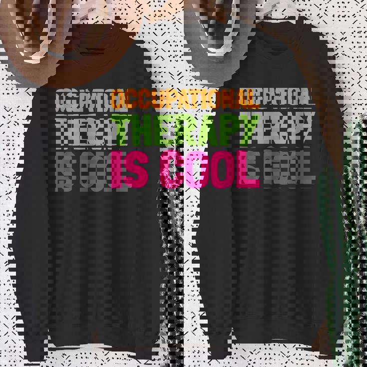 作業療法士作業療法はかっこいい スウェットシャツ 年配の女性への贈り物