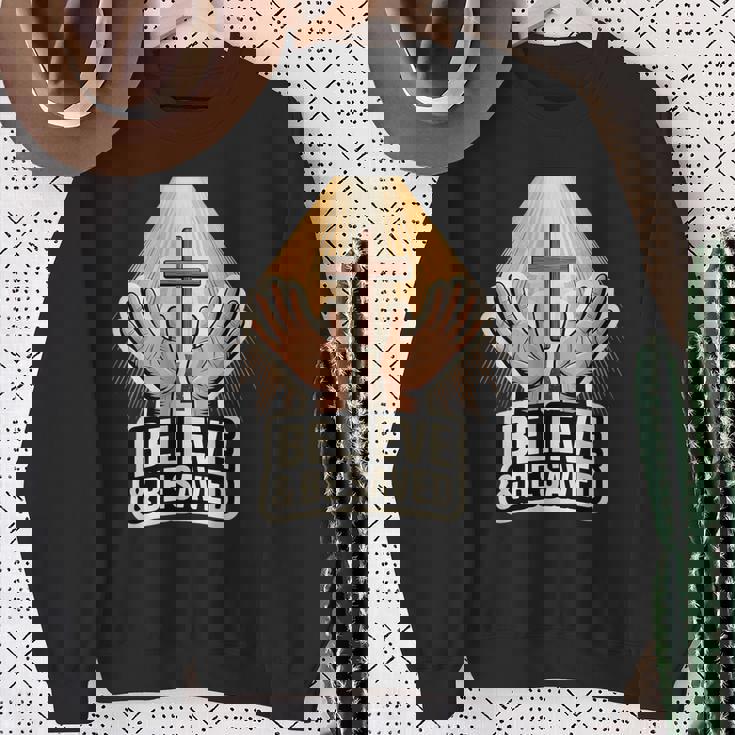 信じて救われる スウェットシャツ 年配の女性への贈り物