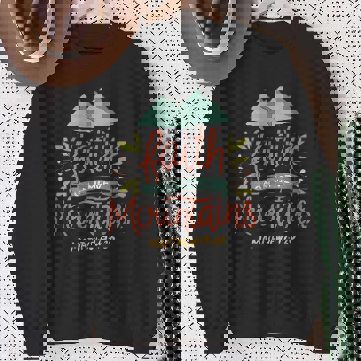 信仰 山を動かす 聖書教会 イエス・キリスト スウェットシャツ 年配の女性への贈り物