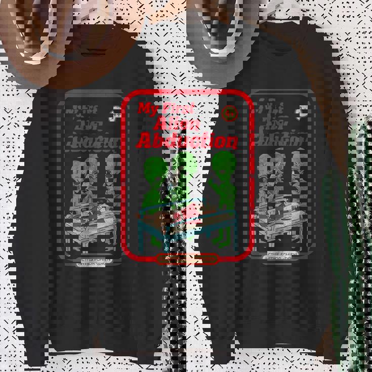 初めてのエイリアンアブダクション ヴィンテージチャイルドゲーム ホラーゴスパンク スウェットシャツ 年配の女性への贈り物