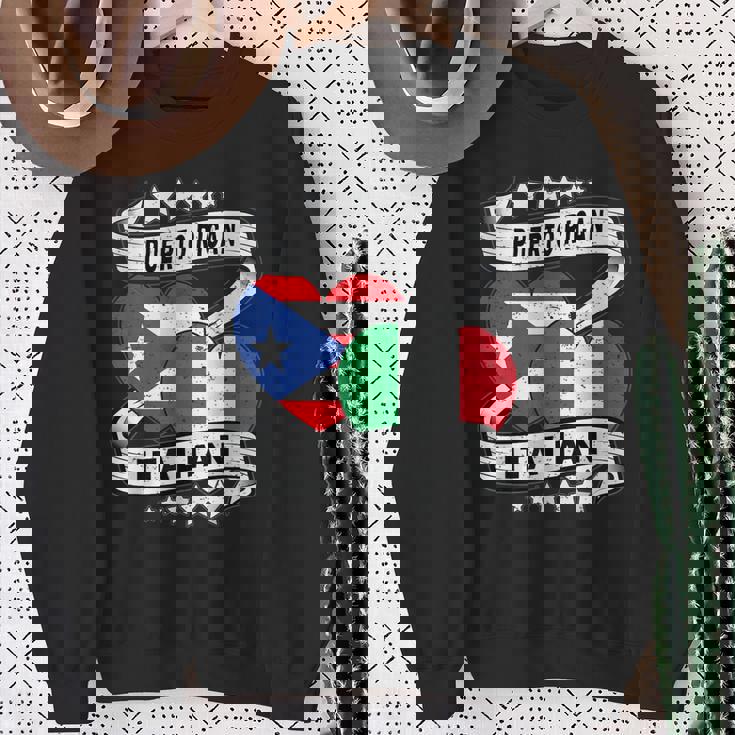 半分イタリア半分プエルトリコの国旗 ハート イタリア プエルトリコ スウェットシャツ 年配の女性への贈り物