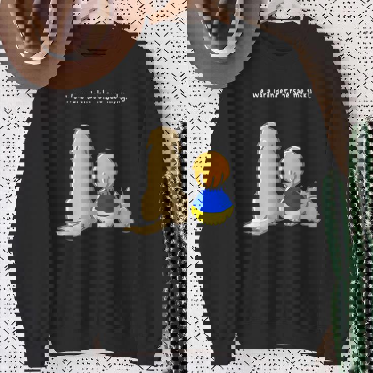 同じ空の下白文字 ウクライナ 反戦 平和 希望 仲間 家族 犬 猫 メンズ レディース キッズ スウェットシャツ 年配の女性への贈り物