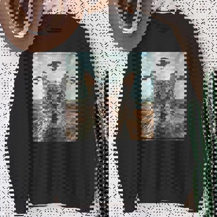 地球外との出会い スウェットシャツ 年配の女性への贈り物