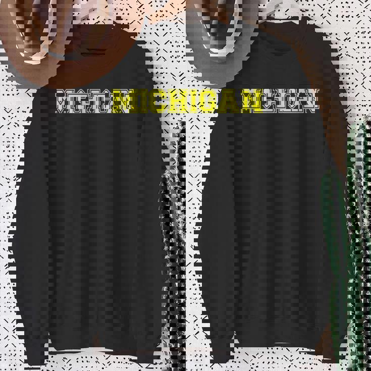 大学スタイル ミシガン スポーツギフト スウェットシャツ 年配の女性への贈り物