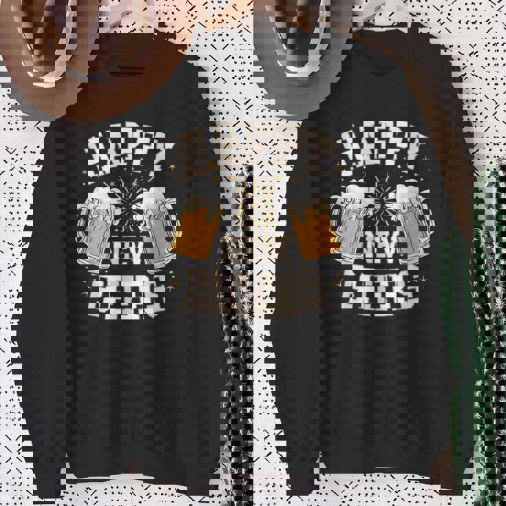 大晦日パーティー ハッピーニュービール おもしろビール愛好家ギフト スウェットシャツ 年配の女性への贈り物