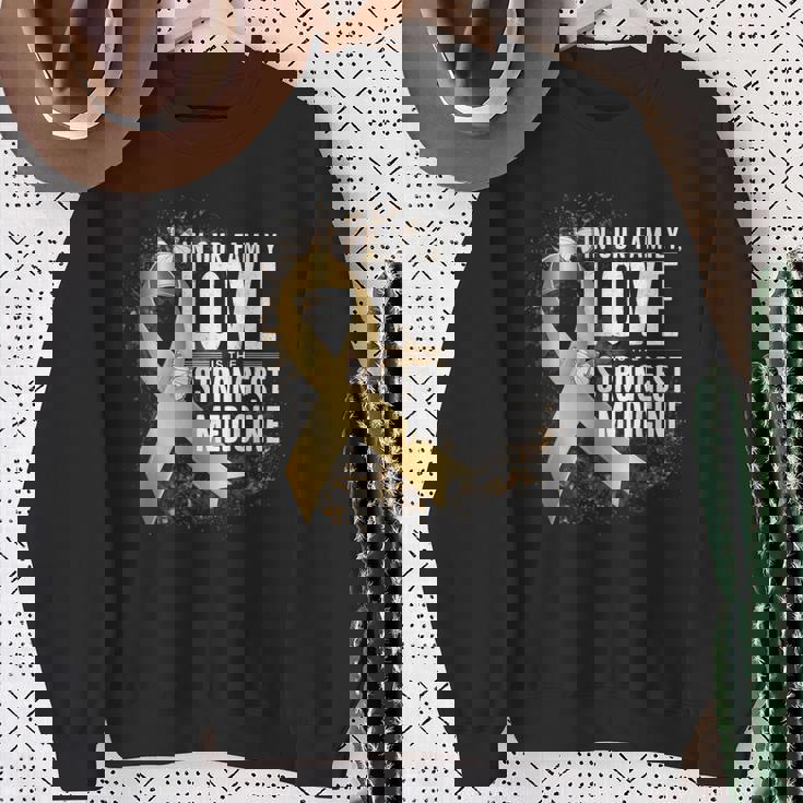 小児がん啓発 最強の薬 ゴールドリボン スウェットシャツ 年配の女性への贈り物