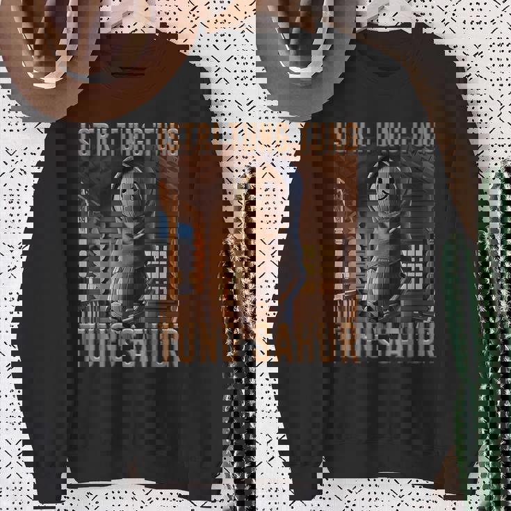 少年 インターネット ミーム 陽気な Ai モンスター イストリ・トゥング トゥン サフール スウェットシャツ 年配の女性への贈り物