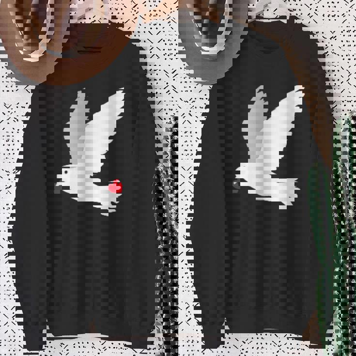 平和への愛を込めた白い鳩 スウェットシャツ 年配の女性への贈り物