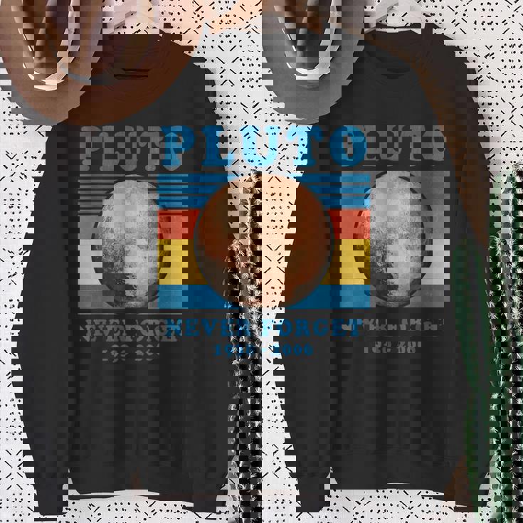 惑星冥王星を忘れてはいけないオタク天文学楽しい宇宙レトロ スウェットシャツ 年配の女性への贈り物