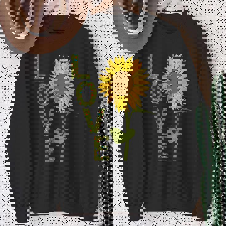 愛の大きなひまわりを作る庭師 スウェットシャツ 年配の女性への贈り物