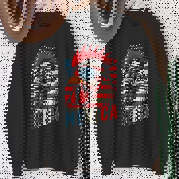 愛国心が強いチキンメリカ アメリカ国旗 鶏好き 7月4日 スウェットシャツ 年配の女性への贈り物