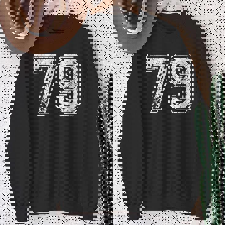 数字 79 ヴィンテージ 1979 誕生日 ヴィンテージ風 スウェットシャツ 年配の女性への贈り物